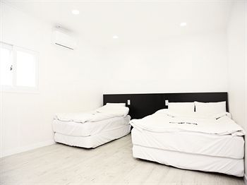 Ekonomy Hotel Gumi 3*