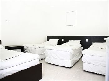 Ekonomy Hotel Gumi 3*