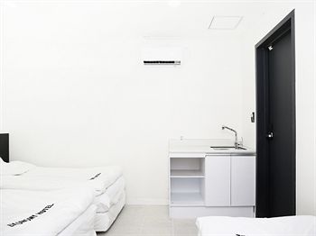 Ekonomy Hotel Gumi 3*