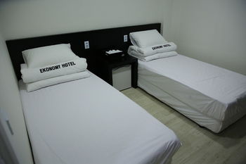 Ekonomy Hotel Gumi 3*