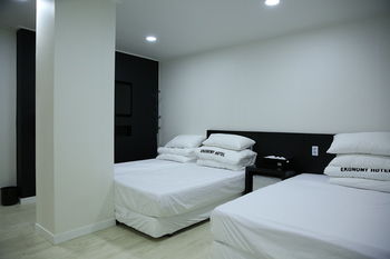 Ekonomy Hotel Gumi 3*