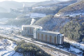 Mayhills Resort 3*