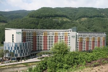 Mayhills Resort 3*