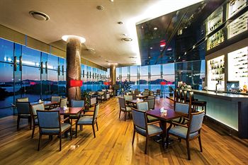 Hidden Bay Hotel 4*