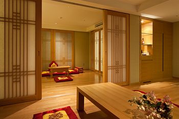 Hidden Bay Hotel 4*
