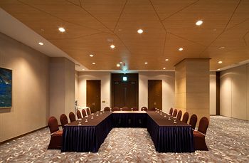 Hidden Bay Hotel 4*