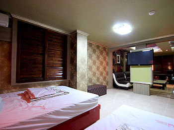 Brown Hotel 2*