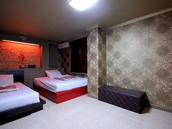 Brown Hotel 2*