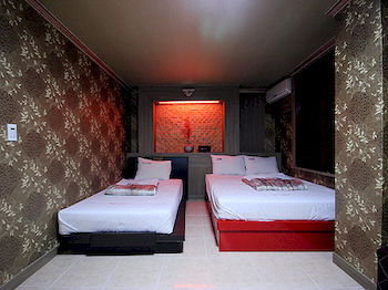 Brown Hotel 2*