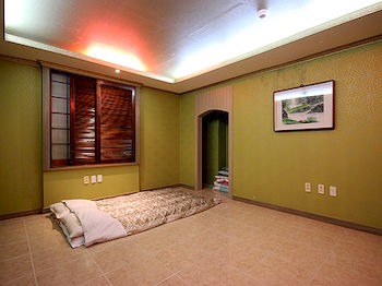 Brown Hotel 2*