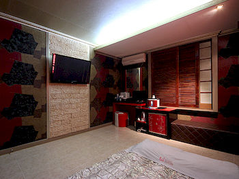 Brown Hotel 2*