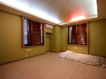 Brown Hotel 2*