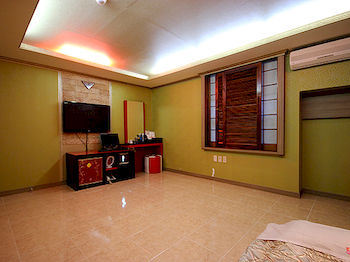 Brown Hotel 2*