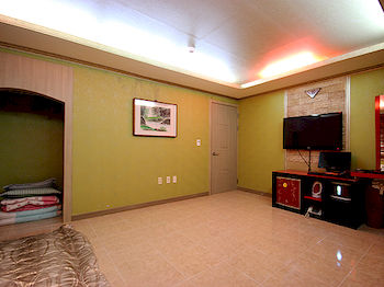 Brown Hotel 2*