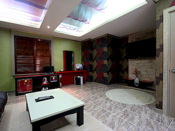 Brown Hotel 2*