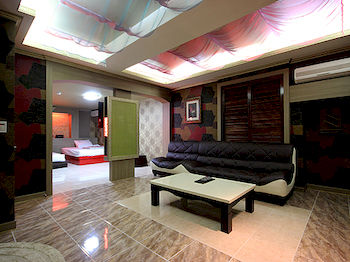 Brown Hotel 2*