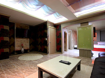 Brown Hotel 2*