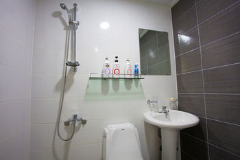 Ekonomy Hotel Incheon 2*