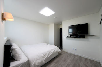 Ekonomy Hotel Incheon 2*