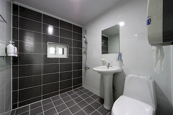 Ekonomy Hotel Incheon 2*