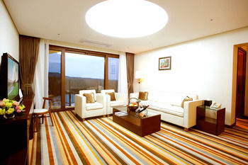 Raon Hotel & Resort 3*
