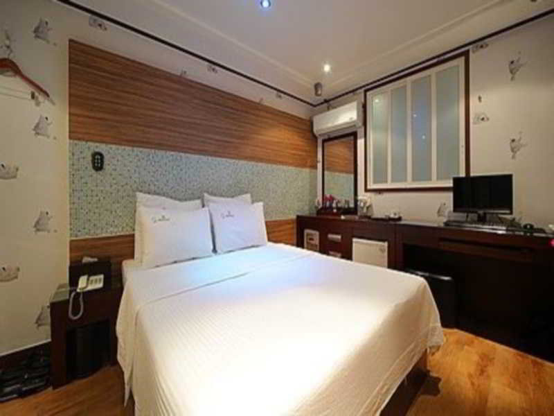 Hotel S Shinchon 3*