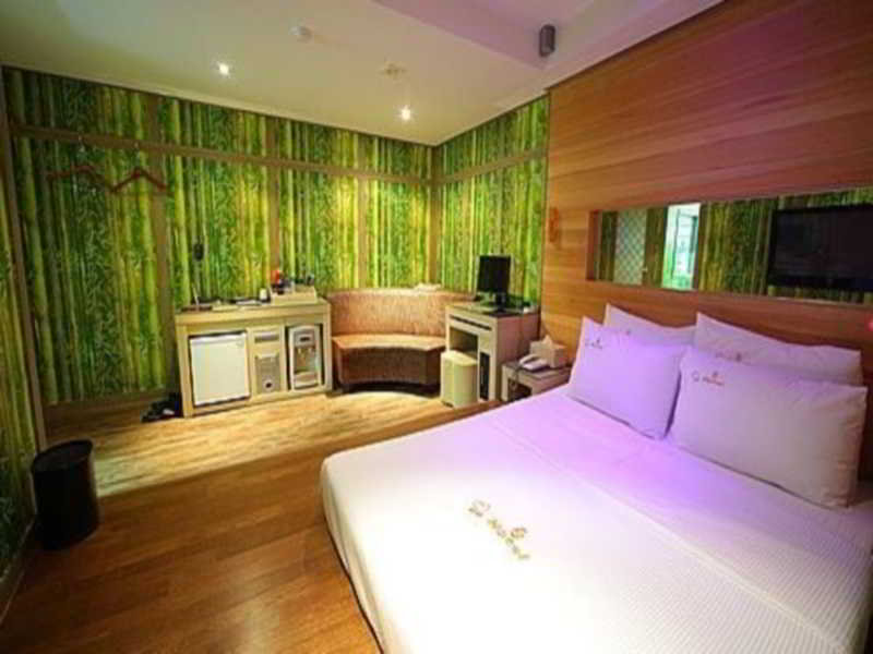 Hotel S Shinchon 3*