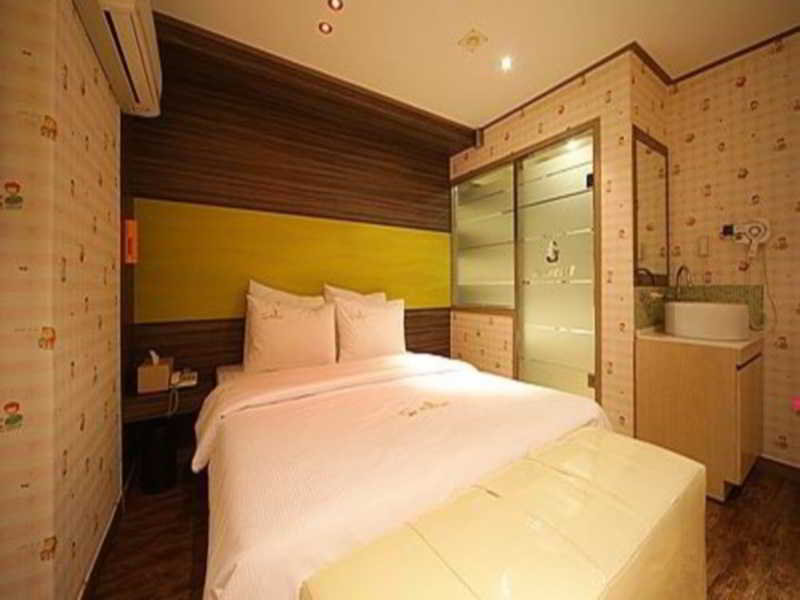 Hotel S Shinchon 3*