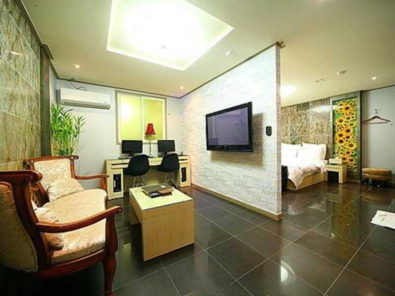 Hotel S Shinchon 3*