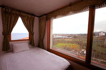 Sea Cliff Hotel Jeju 3*