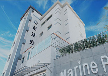Marine Port Resort 3*