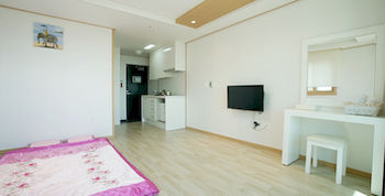 Marine Port Resort 3*