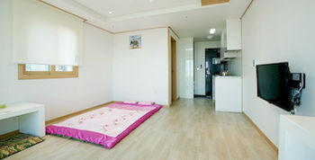 Marine Port Resort 3*