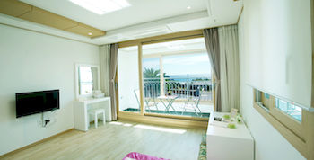 Marine Port Resort 3*