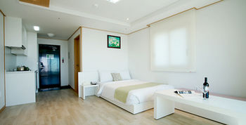 Marine Port Resort 3*