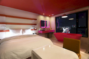 Circle Hotel Seoul 2*