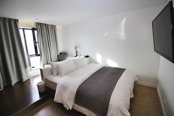 Circle Hotel Seoul 2*