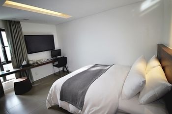Circle Hotel Seoul 2*