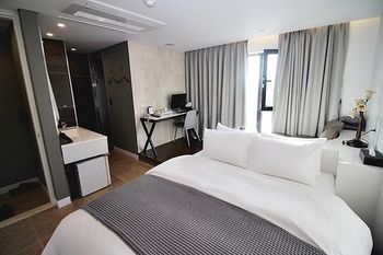 Circle Hotel Seoul 2*
