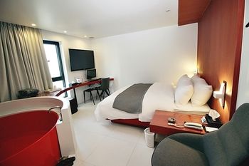 Circle Hotel Seoul 2*