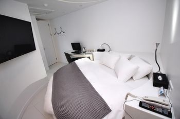 Circle Hotel Seoul 2*