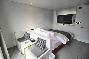 Circle Hotel Seoul 2*