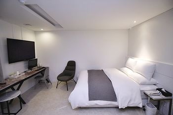 Circle Hotel Seoul 2*