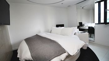 Circle Hotel Seoul 2*