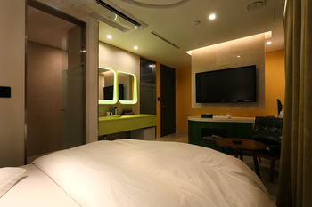 Circle Hotel Seoul 2*