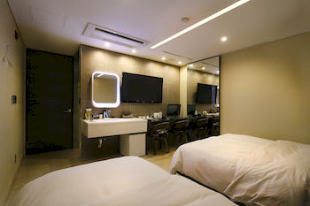 Circle Hotel Seoul 2*