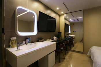 Circle Hotel Seoul 2*
