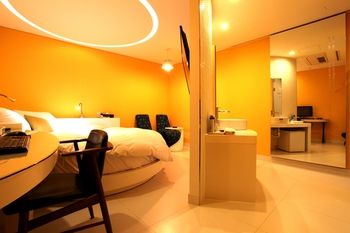 Circle Hotel Seoul 2*
