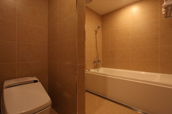 Circle Hotel Seoul 2*