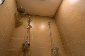 Circle Hotel Seoul 2*